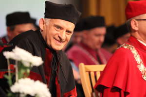 Prof. Jerzy Buzek został doktorem honoris causa UWM