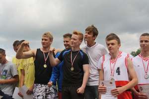 Uczniowie z Ełku sportowo upamiętnili mistrzynię