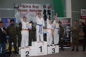 Worek medali karateków z Bartoszyc