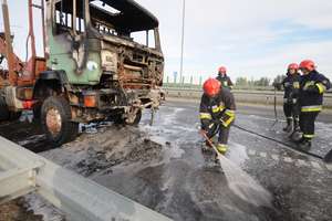 Na obwodnicy Elbląga palił się samochód do przewozu drewna