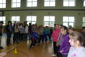 Dzień Dziecka na sportowo w szkole w Janowcu Kościelnym