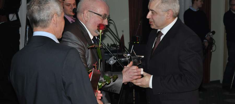 Tadeusz Czyczel (z prawej) od 1985 roku związany był z ostródzkim klubem, a prezesem Ostródzianki był od 2002 roku