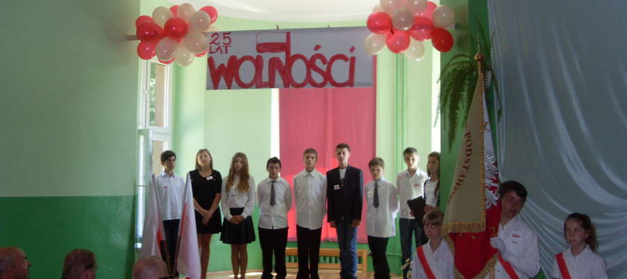 Szkoła w Krawczykach świętowała 25 lat wolności.
