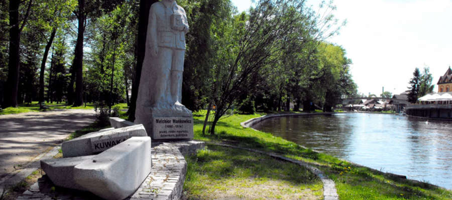 Pomnik Melchiora Wańkowicza w Piszu