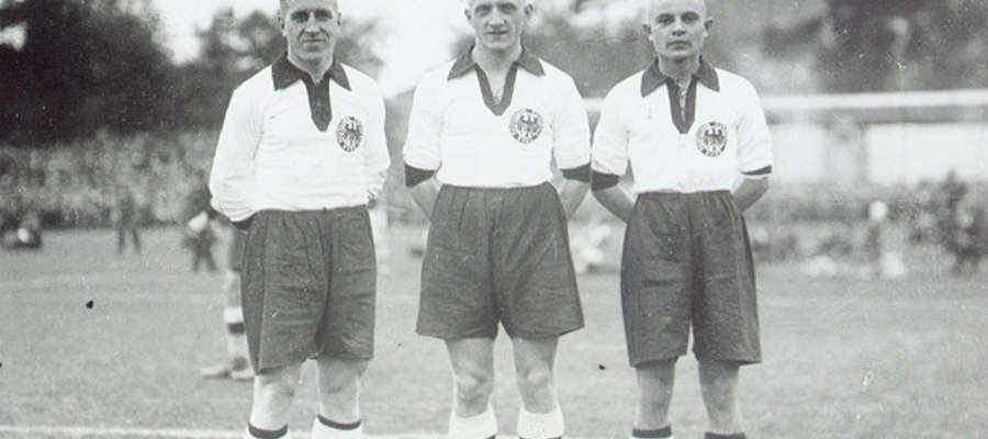 Mecz Niemcy - Dania (4:2) Od lewej: Kuzorra, Szepan, Tibulski