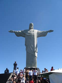 38-metrowa figura Chrystusa na wzgórzu Corcovado została jednym z siedmiu nowych cudów świata w światowym plebiscycie w 2011 roku