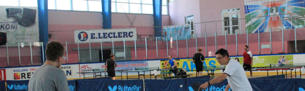 Dla osób, które chcą aktywnie spędzać wolny czas, otwarta jest hala lodowiska przy ul. Karowej - można tu pograć w tenisa stołowego, koszykówkę uliczną lub badmintona