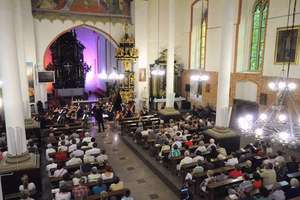 Muzyka nie tylko w filharmonii. Koncert elbląskiej orkiestry w kościele w Pasłęku. Zdjęcia!