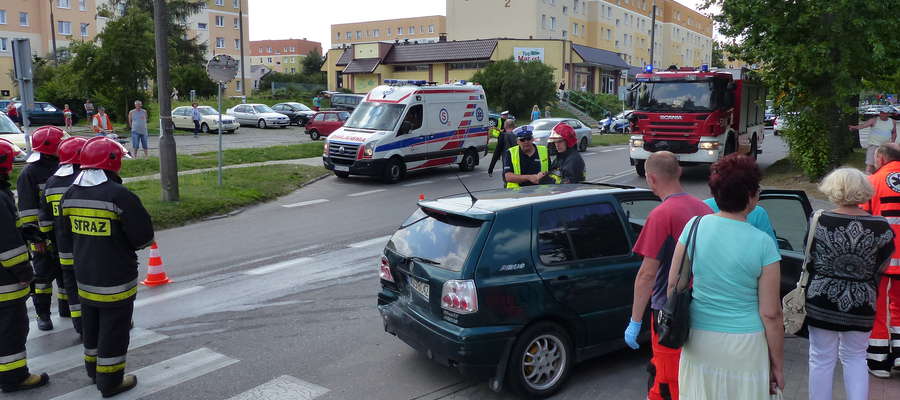 Kolizja na ulicy Chrobrego, fiat uderzył w volkswagena 