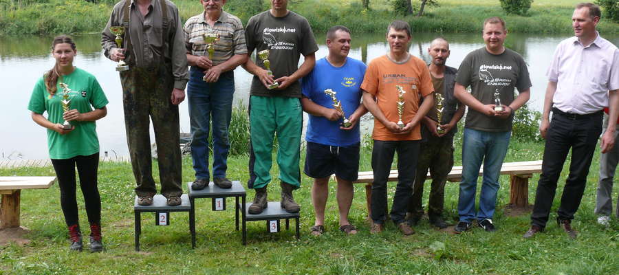 Nagrody dla najlepszych wędkarzy ufundował Wojciech Prokocki, starosta powiatu bartoszyckiego