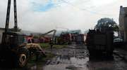 40 strażaków w akcji. Poważny pożar w miejscowości Jezioro