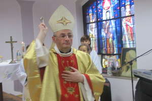 Biskup poświecił nowy Dom Przedpogrzebowy