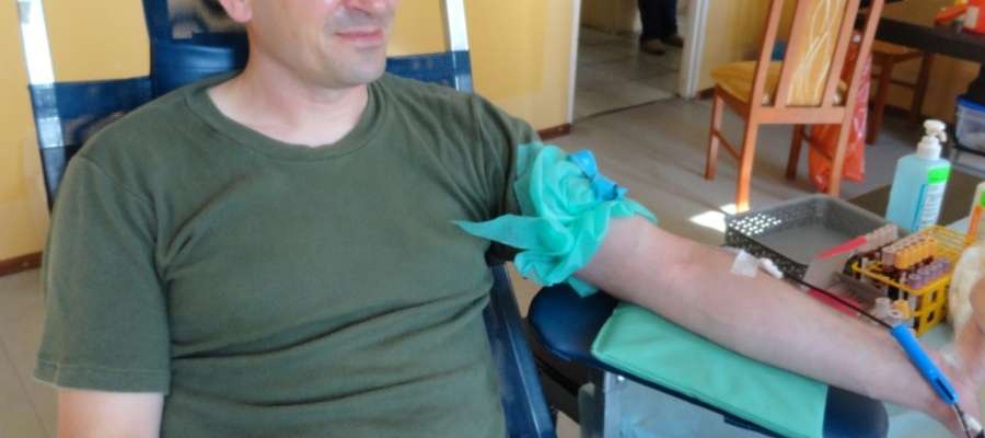 Przedstawiciele 9BBKPanc, funkcjonariusze Straży Granicznej i Garnizonowego Węzła Łączności w Braniewie zebrali prawie 10 litrów krwi