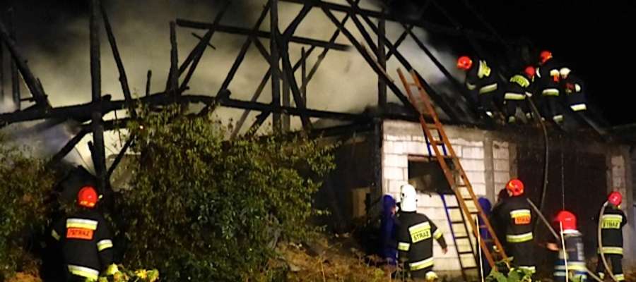 Pożar stodoły w Rumienicy, w którą uderzył piorun
