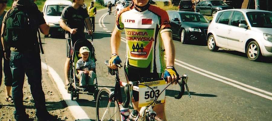 Jerzy Tylmann w stroju LKK Ziemia Lubawska po jednej ze swoich przygód w Tour de Pologne