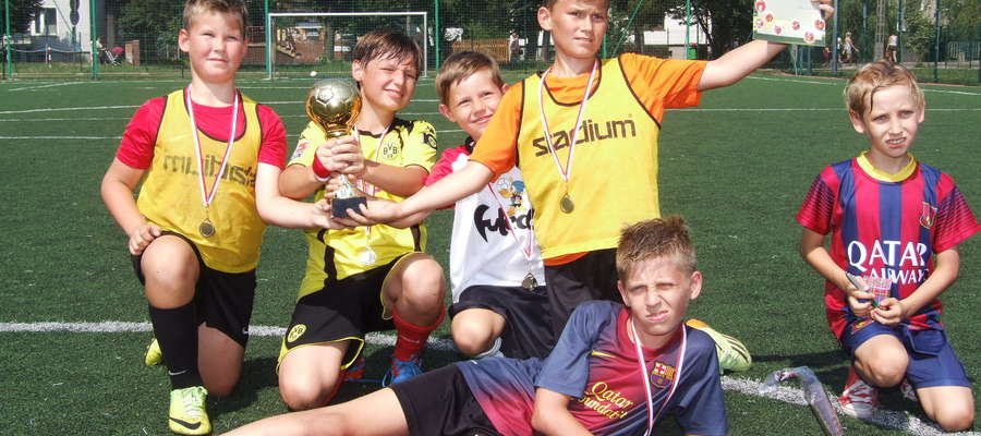 Zwycięzcy turnieju młodzi piłkarze Real Junior