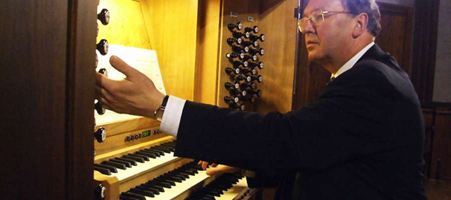 
Każdego roku przed publicznością zebraną we fromborskiej archikatedrze występują znani muzycy, grający nie tylko na organach 

