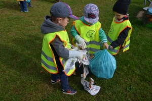 Akcja "Sprzątanie Swiata" w Przedszkolu Gminnym nr 1 w Bartoszycach
