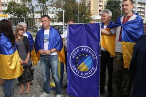 Ukraińcy na placu Solidarności w Olsztynie