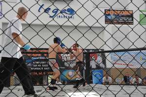 W hali Lega w Olecku trwają zawody MMA i K1