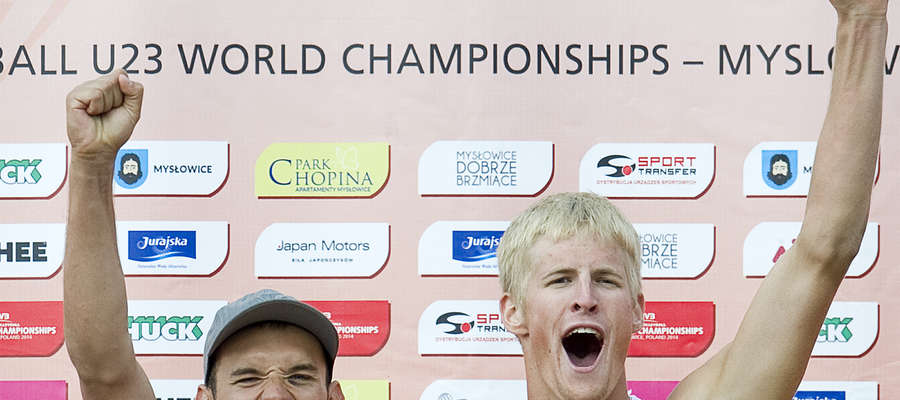 Barwy Zrywu reprezentuje m.in. Maciej Rudol (z prawej), mistrz świata w siatkówce plażowej do lat 23. Z lewej Maciej Kosiak