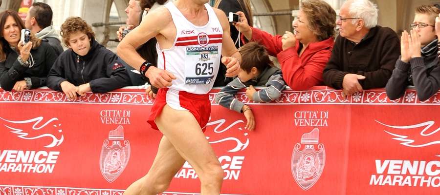 Marek Makowski biega nie tylko w kraju, ale i zagranicą (na zdjęciu podczas zawodów w Wenecji) 