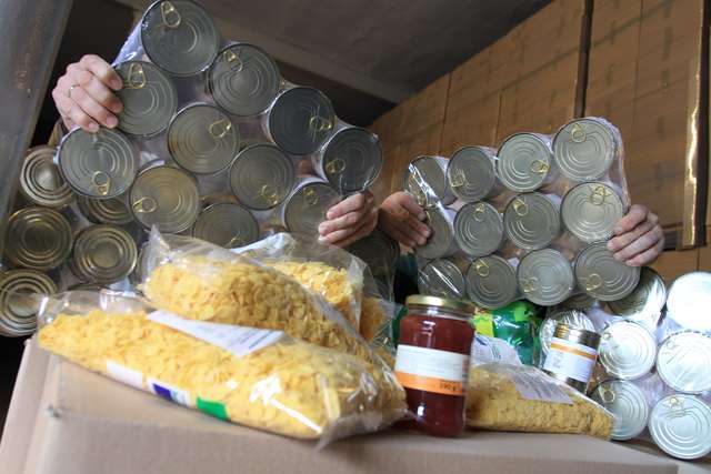 W 2013 roku Bank Żywności w Olsztynie dostarczył  6192 osobom 245 ton żywności o wartości 782 tys. zł. W tym roku do sierpnia włącznie były to już 124 tony żywności o wartości 396 tys. zł dla 8362 osób.
