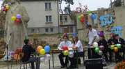 Stefan Żeromski z balonami przy głowie, czyli rocznica na wesoło