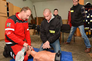 Strażacy uczyli się udzielania pierwszej pomocy