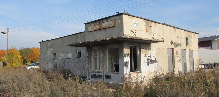 Budynek dawnej nastawni kolejowej w Bartoszycach