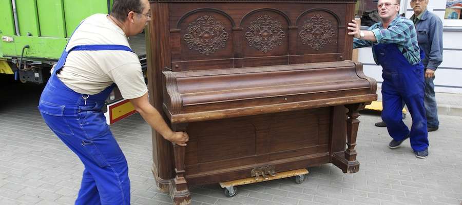 Pianina oraz jeden fortepian gabinetowy to dar od mieszkańców norweskiego miasta Stavanger