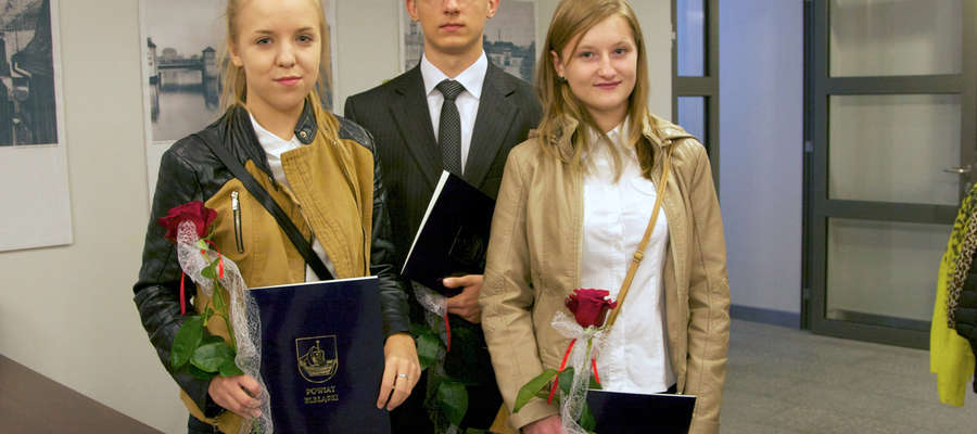   Ostatnio stypendium starosty odebrali też: Dagmara Sawicka, Rafał Mirys i Monika Tyburska
