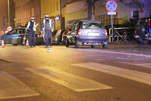 Potrącenie pieszej na Jagiellońskiej. Nieprzytomna kobieta trafiła do szpitala