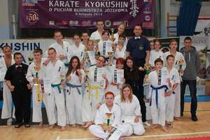 Karatecy z Olecka na turnieju w Józefowie 