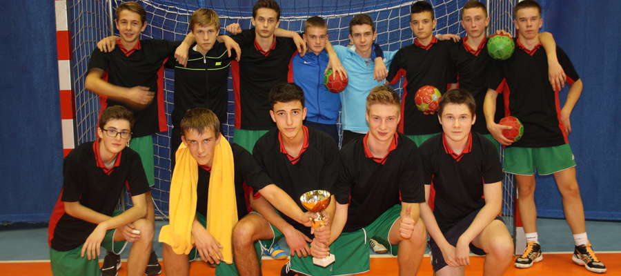 Węgorzewscy gimnazjaliści triumfowali podczas turnieju piłki ręcznej w Olecku 