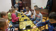Zapraszają młode talenty szachowe na mikołajkowy turniej