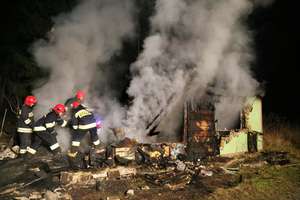 63-latek spłonął w pożarze domku przy ul. Wiosennej w Olsztynie