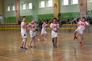 Zawody Szkolnego Związku Sportowego. Gimnazjum w Rybnie trzecie w rejonie
