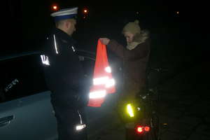 Kamizelki dla rowerzystów w ramach policyjnej akcji „NURD” 