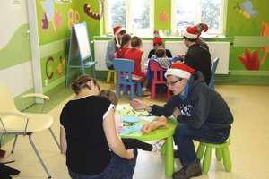 Licealiści z Żeromka czytali dzieciom w szpitalu