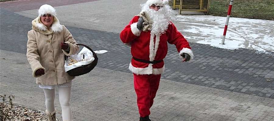 Już w piątek św.Mikołaja ze Śnieżynką można było spotkać na ulicach Giżycka 