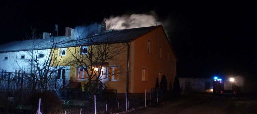 Pożar poddasza domu w Łojdach.