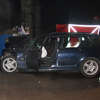 Kierowca BMW uderzył w mur cmentarza, zginął 35- letni pasażer.
