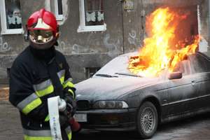 Bmw spłonęło na Jagiellońskiej w Olsztynie