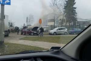 Samochód zapalił się na Piłsudskiego w Olsztynie