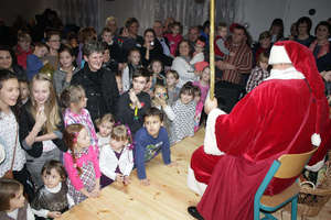 Troszkowo: Wnuczęta, babcie, dziadkowie i św. Mikołaj