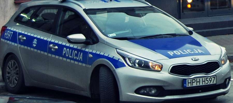 Policjanci proszą o kontakt świadków poniedziałkowego wypadku w Szczawinie, co mogłoby pomóc w odszukaniu uciekiniera, który potrącił pieszego, mieszkańca gminy Nowe Miasto 
