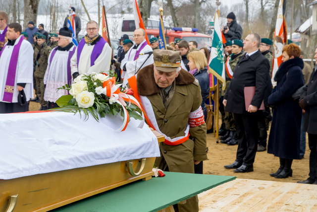 Orłowo. Pierwszy w Polsce pogrzeb Żołnierzy Niezłomnych - full image