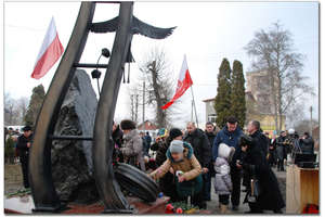 Bohaterowie nigdy nie umierają. Pomnik który łączy Ukraińców i Polaków