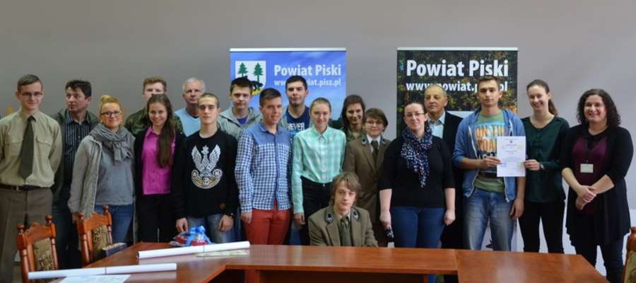 Powiatowe eliminacje XX Wojewódzkiej Olimpiady Wiedzy o Obronie Cywilnej odbyły się kilka dni temu w Starostwie Powiatowym w Piszu.